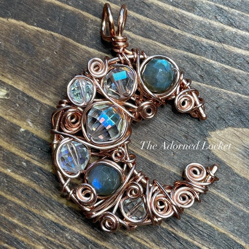 Handmade wire wrapped crescent moon labradorite & ab glass pendant🌙✨